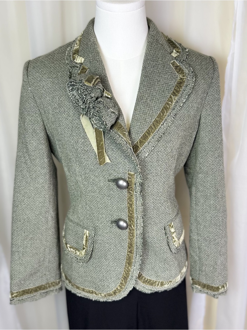Banana Republic Wool Blazer w/ Velvet Trim + Floral Brooch tweed size 4